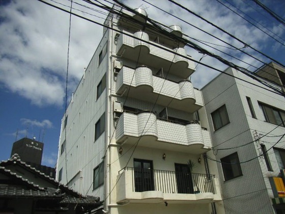 広島市西区西観音町のマンションの建物外観