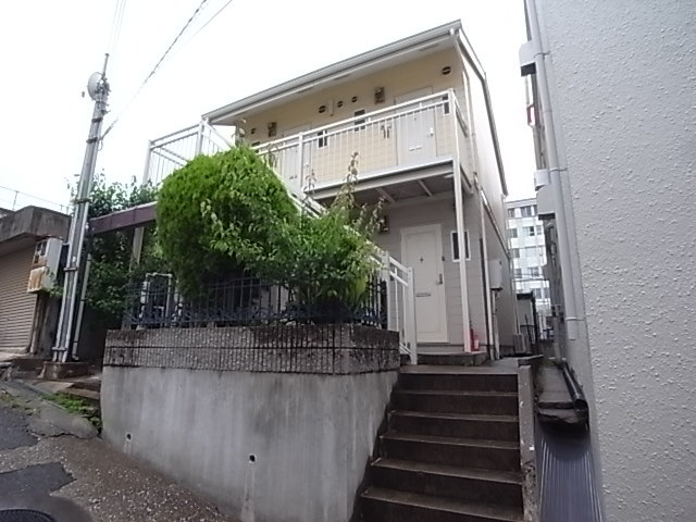 神戸市長田区房王寺町のアパートの建物外観