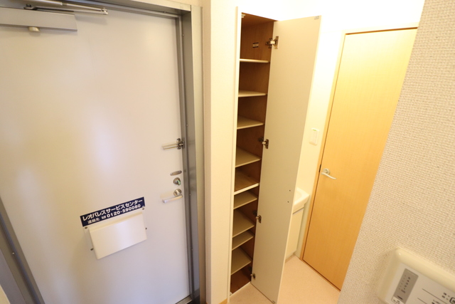 収納　シューズボックス