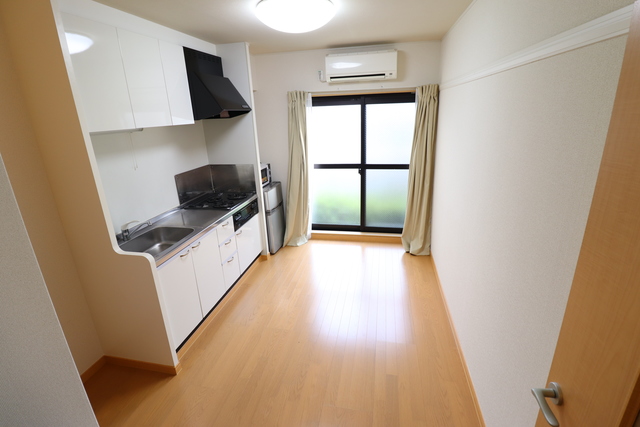 居室・リビング　冷蔵庫＆電子レンジ＆照明＆エアコン付き