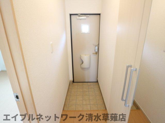 玄関　収納もある玄関です