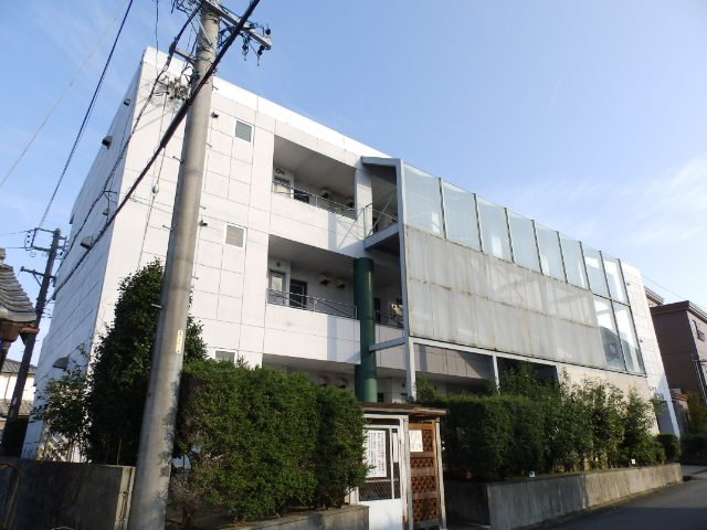 松阪市久保町のマンションの建物外観