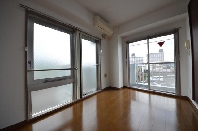 居室・リビング　フローリング