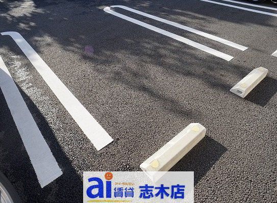 【富士見市羽沢のアパートの駐車場】