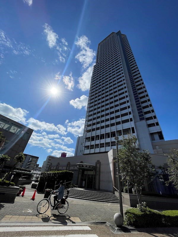 吹田市片山町のマンションの建物外観