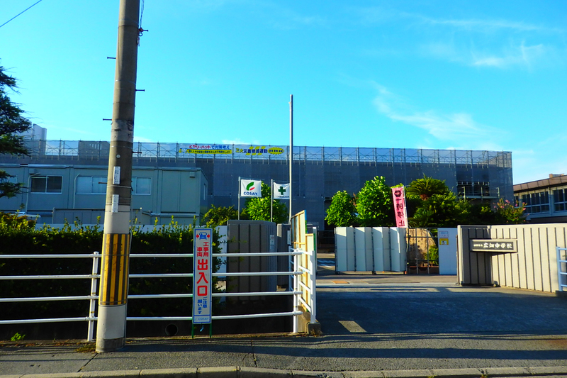 【ファーストイン夢前川駅前の中学校】