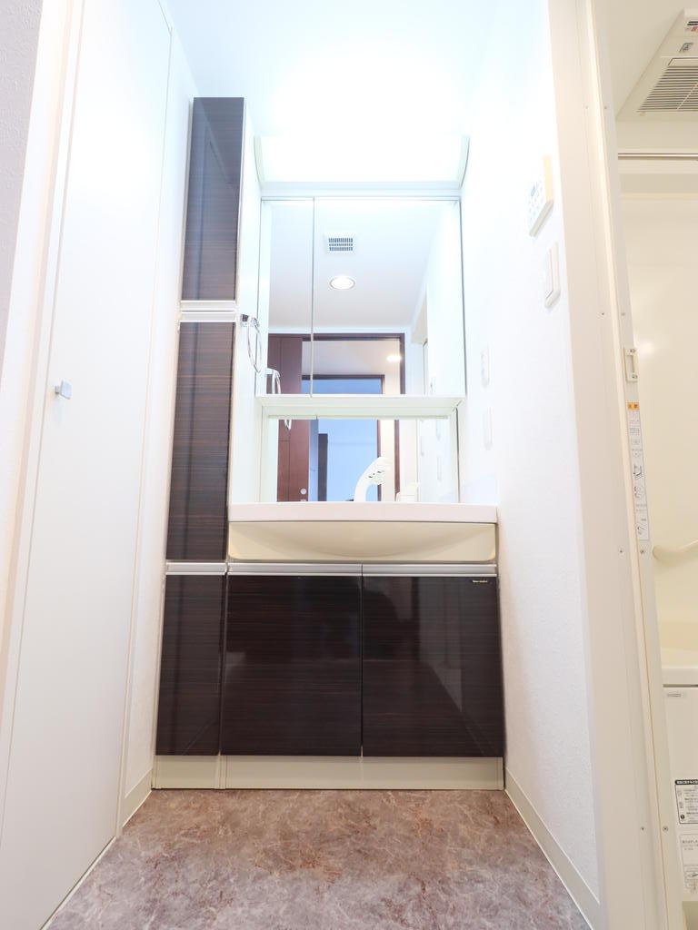 洗面設備　洗練デザイン