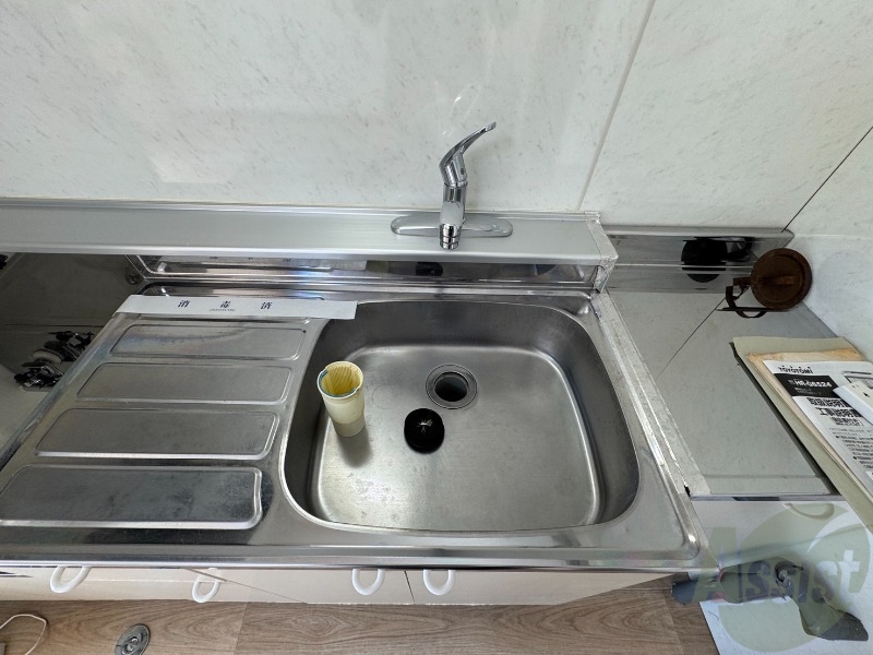 洗面設備　キッチンのシンクはピカピカで掃除意欲が湧いてきそう！