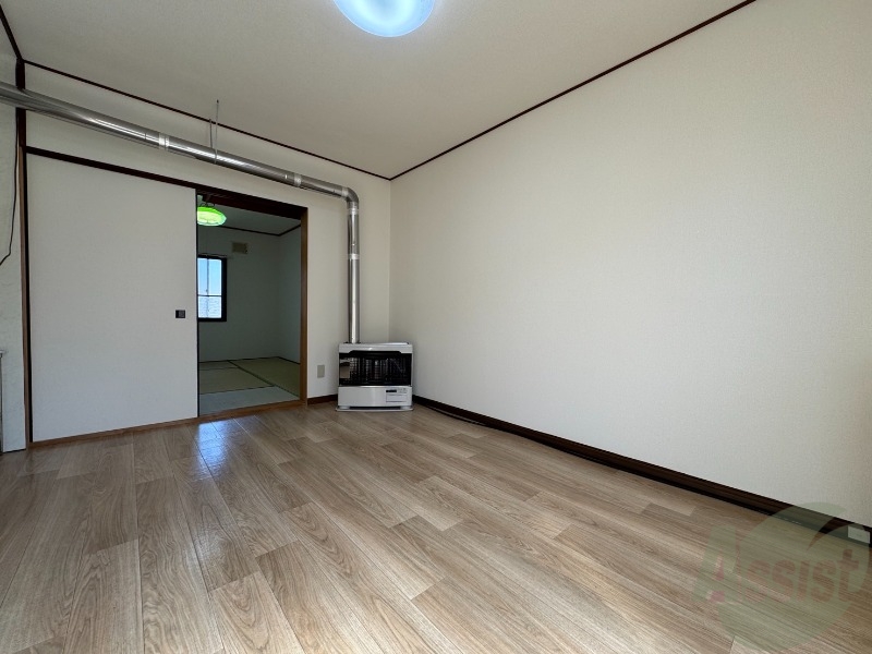 居室・リビング　明るいお部屋は気持ちよく過ごせそうですね。