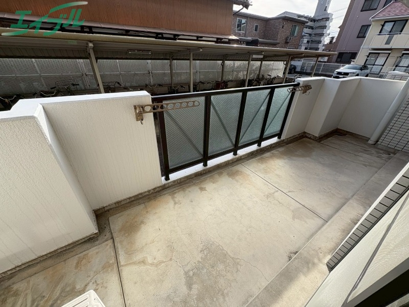 バルコニー　同型参考写真