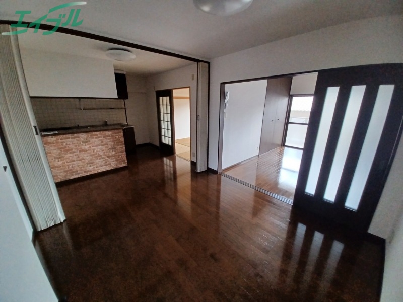 居室・リビング　同型参考写真