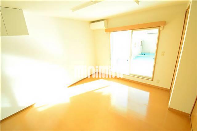 居室・リビング　明るいお部屋です！