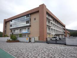 中学校　西脇南中学校（中学校）まで549m