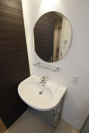 洗面設備　※他の号室の写真になります。