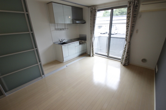 居室・リビング　※他の号室の写真になります。