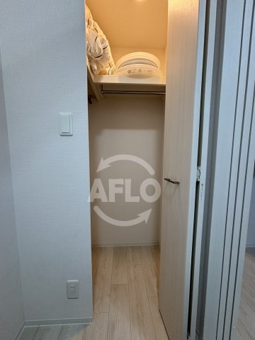 収納　Luxe玉造南　ウォークインクローゼット