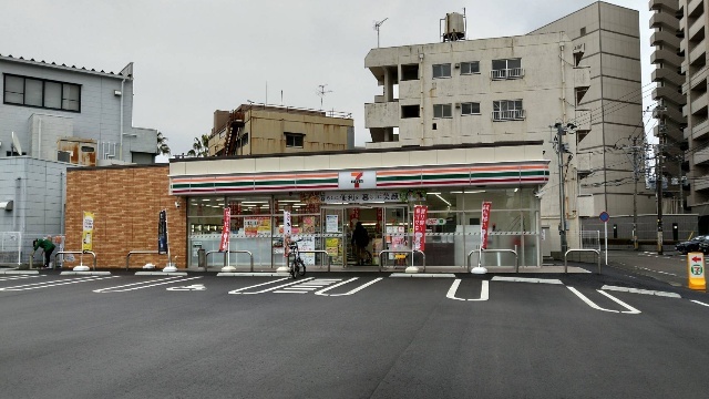 コンビニ　セブンイレブン宮崎高千穂通２丁目店（コンビニ）まで339m