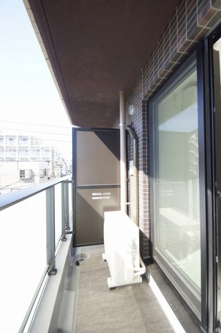 バルコニー　バルコニーからの眺めを楽しみながら食事をしませんか