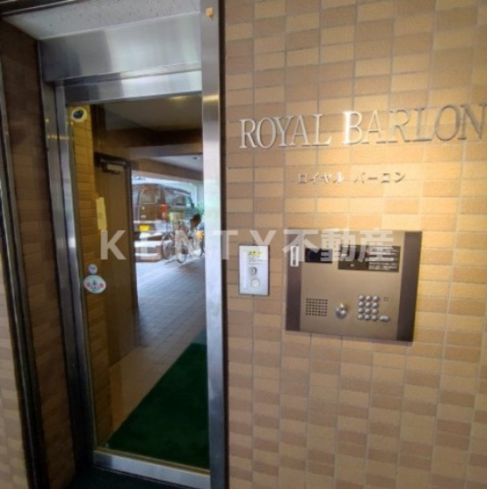 エントランス　建物の内部です