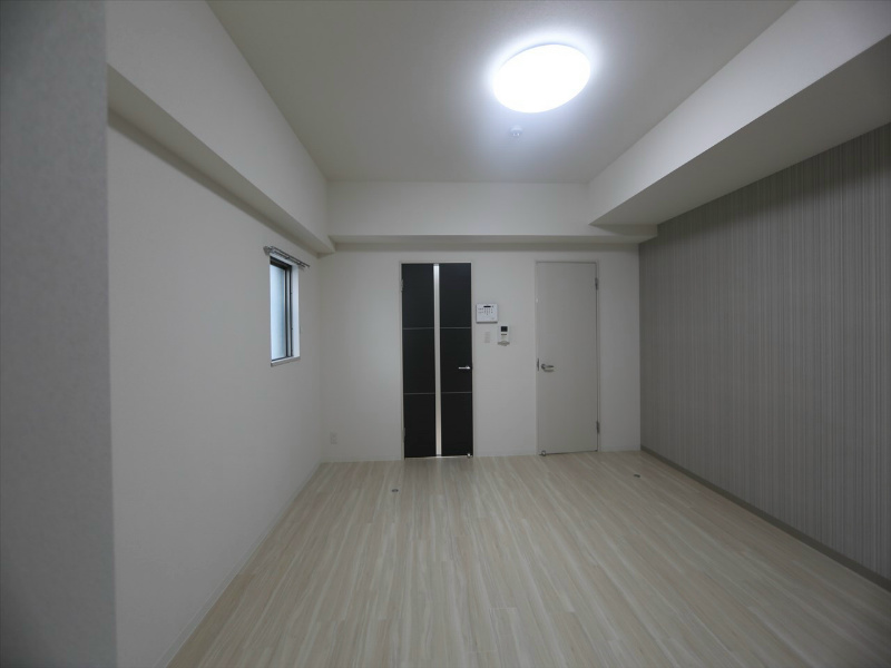 居室・リビング　洋室10.2帖　ウォークインクローゼット（収納充実してます）