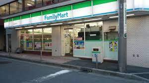コンビニ　ファミリーマート 鶴屋町店（コンビニ）まで552m