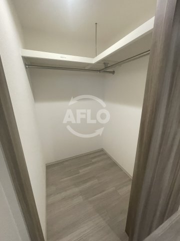 収納　レオンヴァリエ長堀通　ウォークインクローゼット