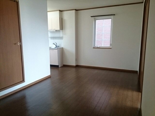 居室・リビング　こちらの居間で趣味の時間をお楽しみください