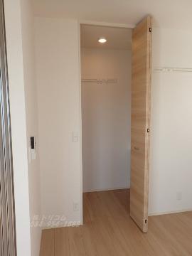 収納　ウォークインクローゼット