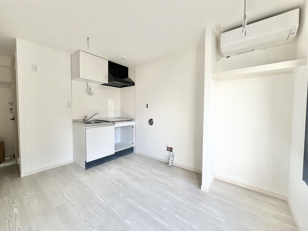 バルコニー　※503号室の写真です。施工途中となります。