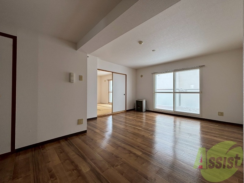 居室・リビング　広くてキレイなお部屋が広がっていて、充実した生活が送れそう。