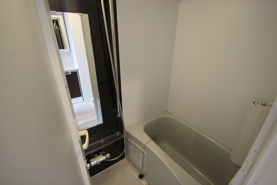 バス・シャワールーム　※別部屋の写真です