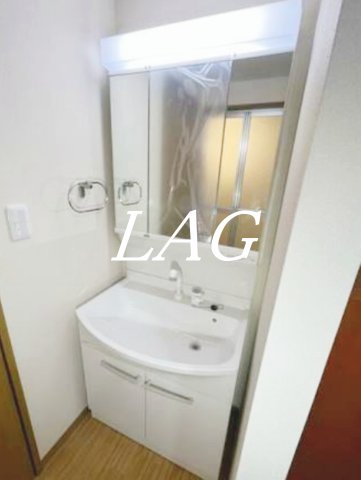 洗面設備　独立洗面台です。