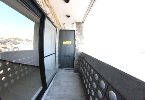 バルコニー　外からの目が気にならないバルコニーで洗濯物が干せます