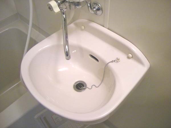 洗面設備　スペースが確保できる洗面所です