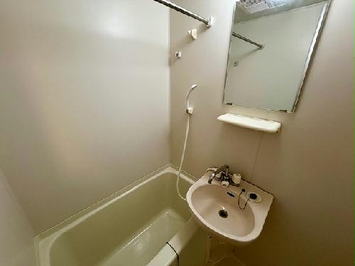 バス・シャワールーム　設備・仕様は号室により異なる為、現状を優先いたします。