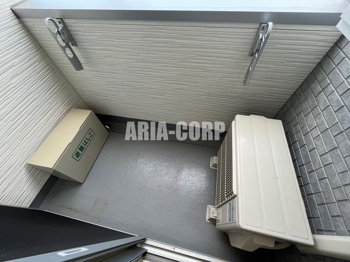 バルコニー　バルコニー、室内物干し、浴室乾燥と3箇所お洗濯物を干せます！