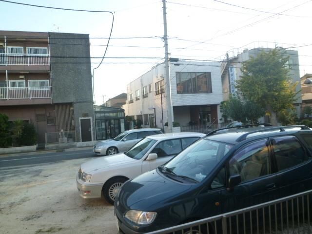 眺望　目の前が駐車場ですので日当り良好