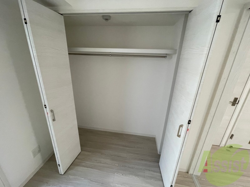 収納　クローゼットは奥行きもあり、荷物が多い方でも安心です。