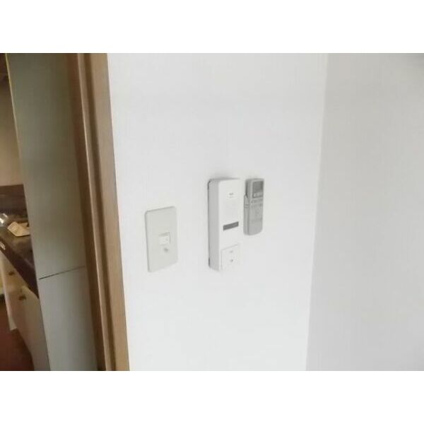 その他設備　モニター付インターホン