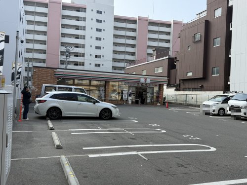 コンビニ　セブン-イレブン 大阪桜川２丁目店（コンビニ）まで159m
