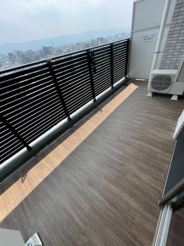 バルコニー　外からの目が気にならないバルコニーで洗濯物が干せます