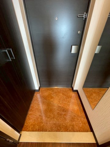 玄関　収納もある玄関です