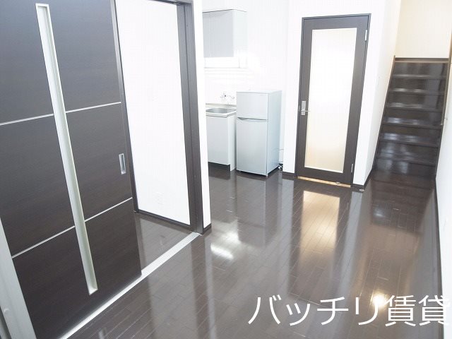 居室・リビング　同型タイプの為、現状を優先いたします。