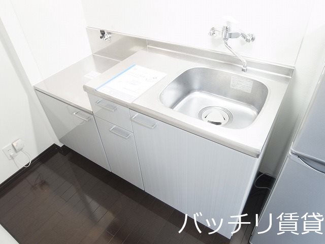 キッチン　同型タイプの為、現状を優先いたします。
