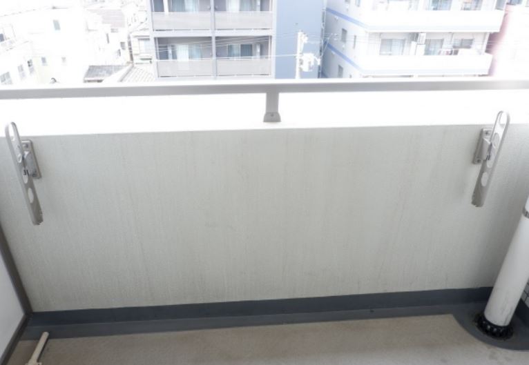 バルコニー　★洗濯物を干すスペース充分に取れます★