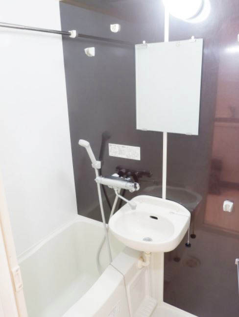 バス・シャワールーム　★洗面台付きバスルーム★