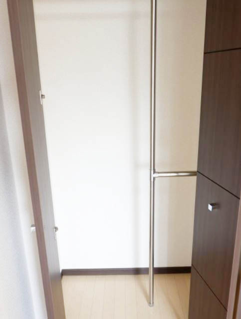 収納　★ハンガーラック付き収納★