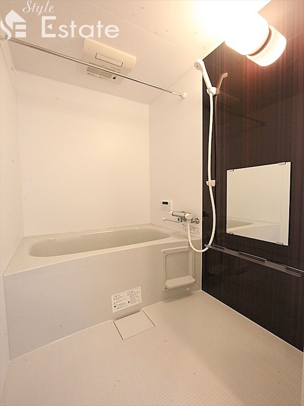 バス・シャワールーム　バスルーム