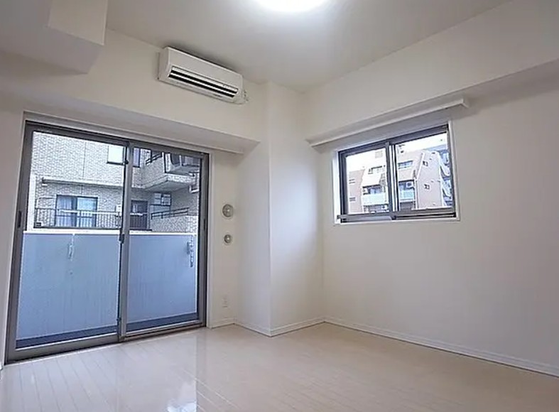 居室・リビング　★角部屋、二面採光、風通しも良好★