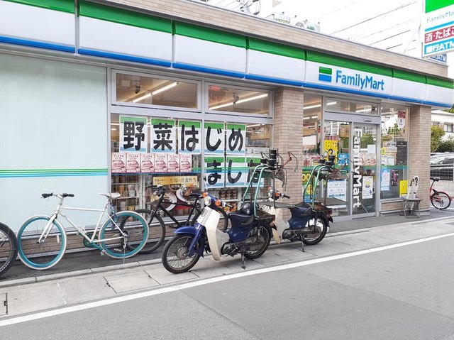 コンビニ　ファミリーマート 福岡大楠一丁目店（コンビニ）まで518m
